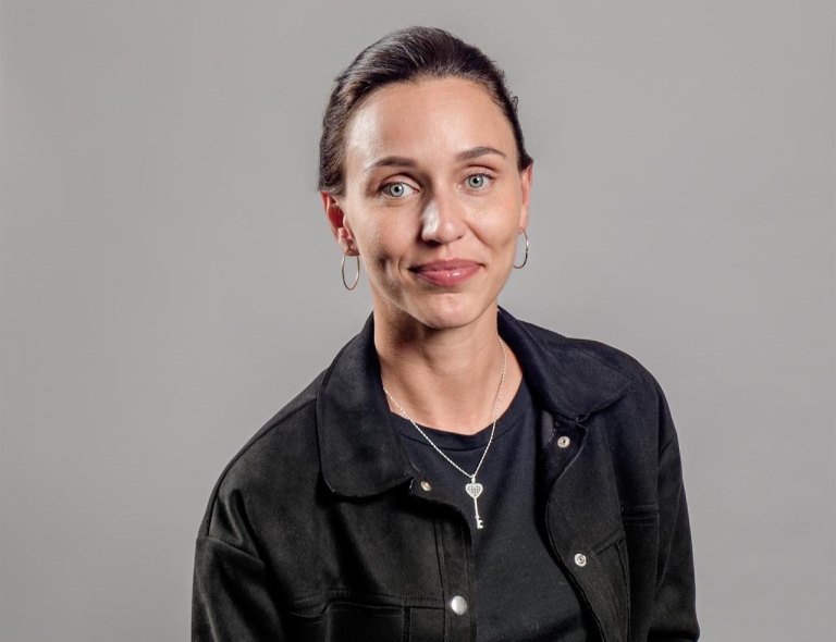 Viktoria Ivanova Deluxe Homes Broker